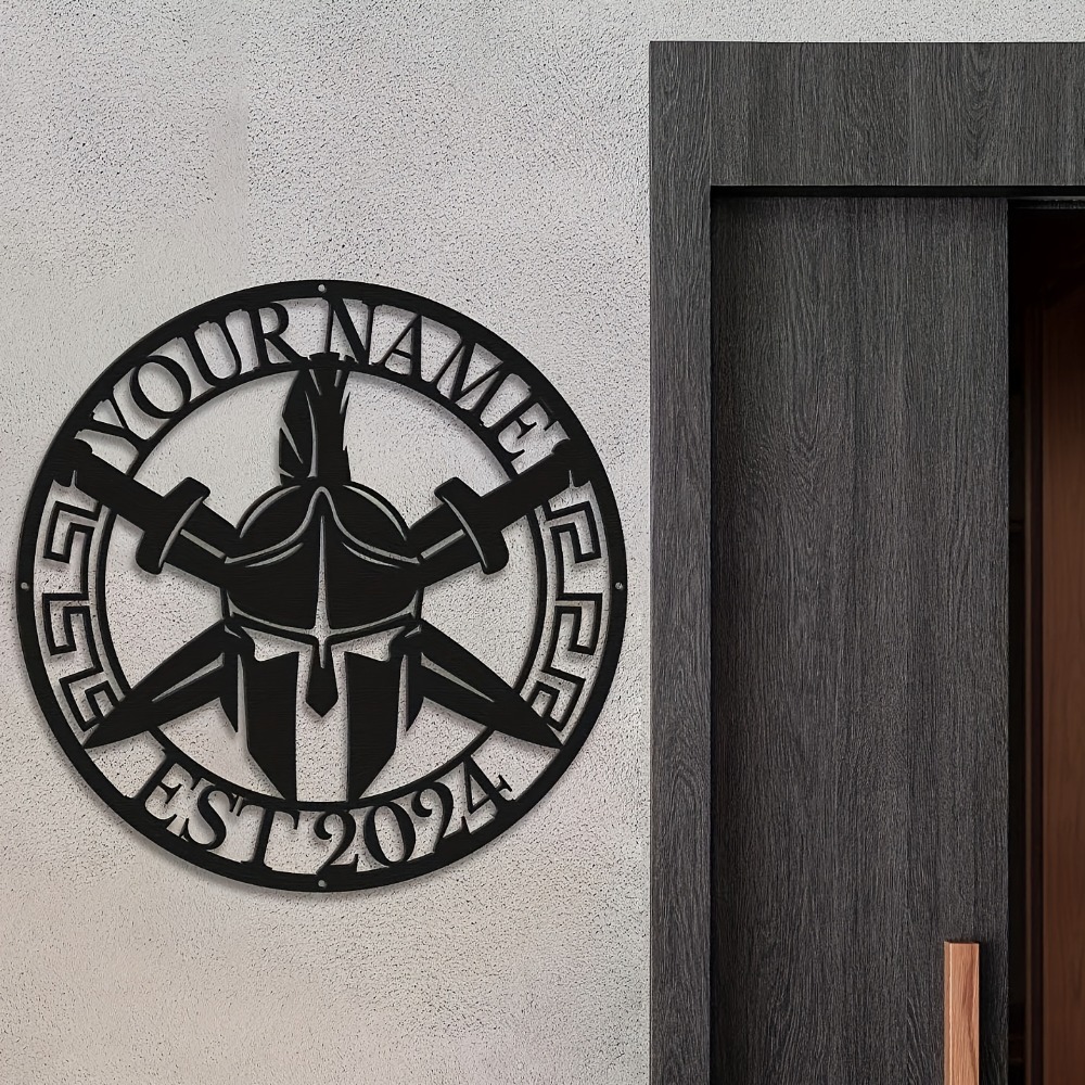Geometric Wall Art - ป้ายโลหะรูปหมวกสปาร์ตันแบบแบน 2 มิติ ปรับแต่งได้ พร้อมชื่อส่วนตัว สีดำ