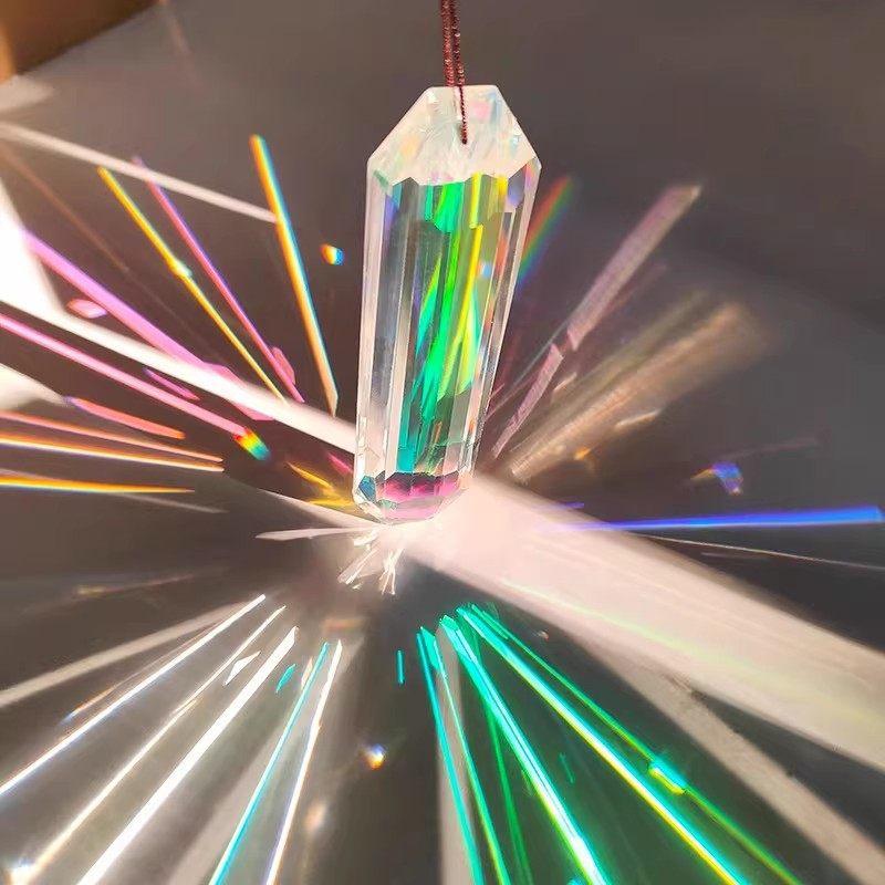Crystal Sun Catcher - โคมไฟแขวนหน้าต่าง ตกแต่งด้วยคริสตัลหลากสีสัน สร้างแสงรุ้ง ตกแต่งบ้าน